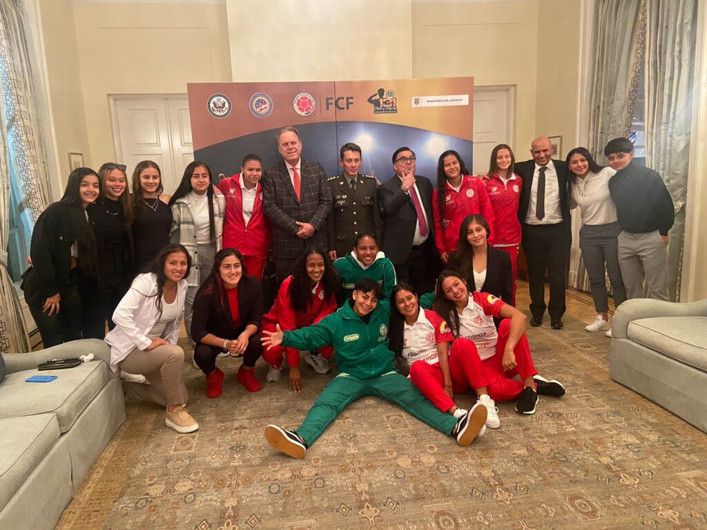 conmemoración Sub-17 Emabajada de USA