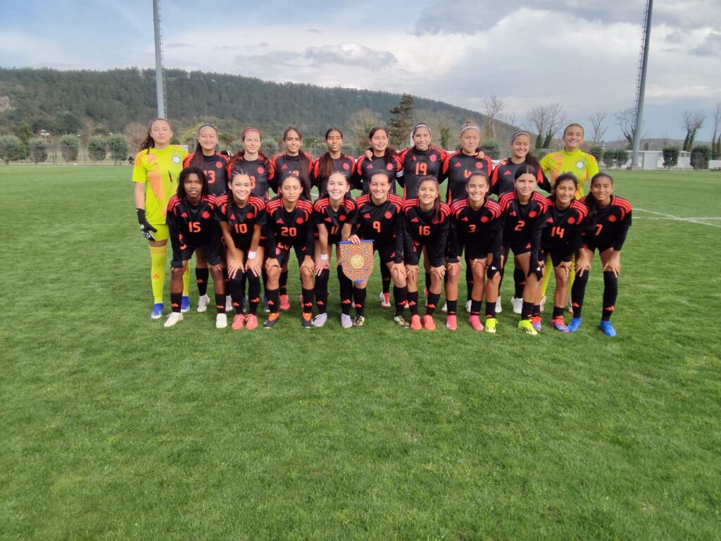 Victoria en la primera fecha de la UEFA Friendship Cup WU18 Turquia 2025