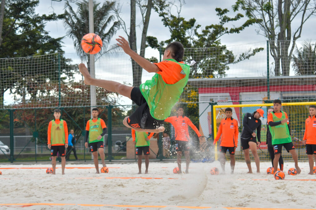 Entrenamiento de la Selección Colombia de Fútbol Playa